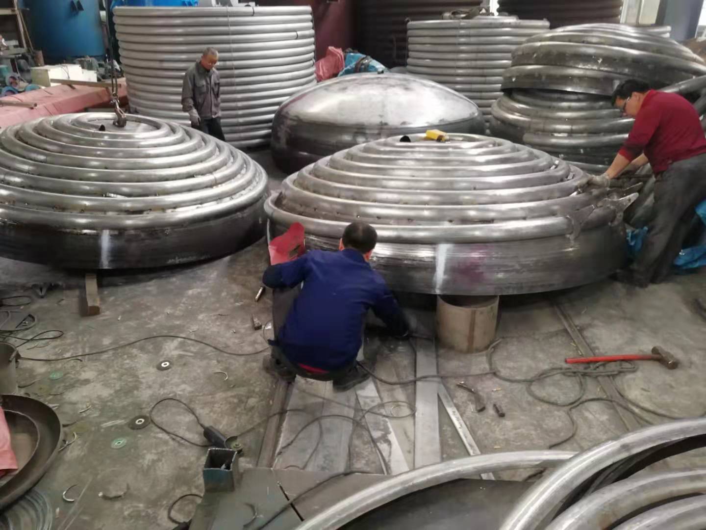 封頭盤管制作現場